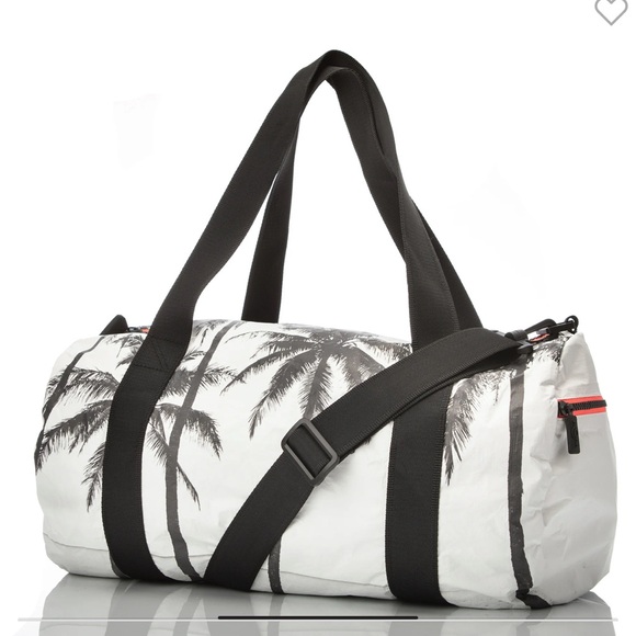 ALOHA Collection Handbags - NWT Aloha Collection Duffel x Samudra